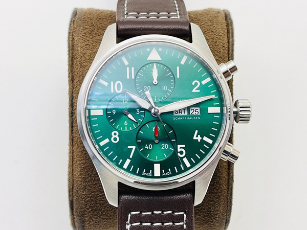 アイ・ダブリュー・シー正面デザイン